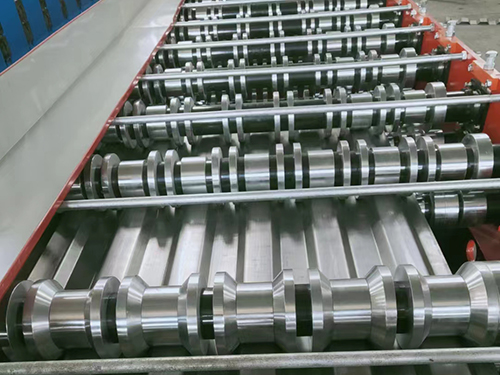 車廂板成型設(shè)備