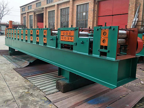 冷彎金屬成型機(jī)